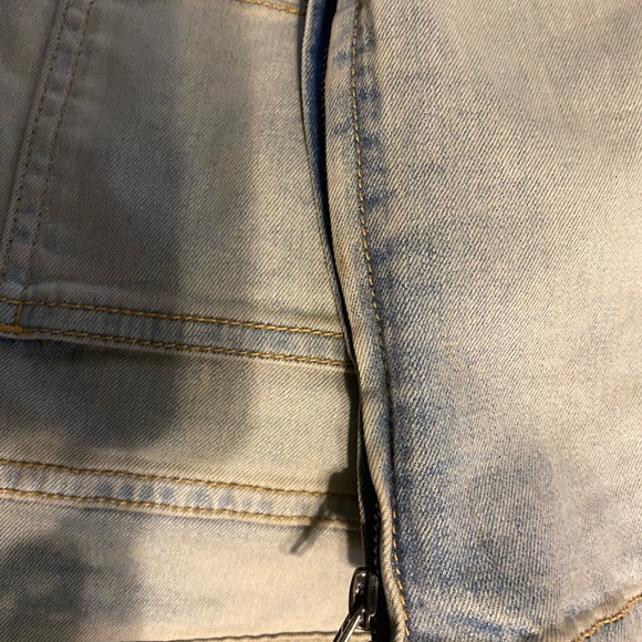 Jeans - Picture 12 of 14